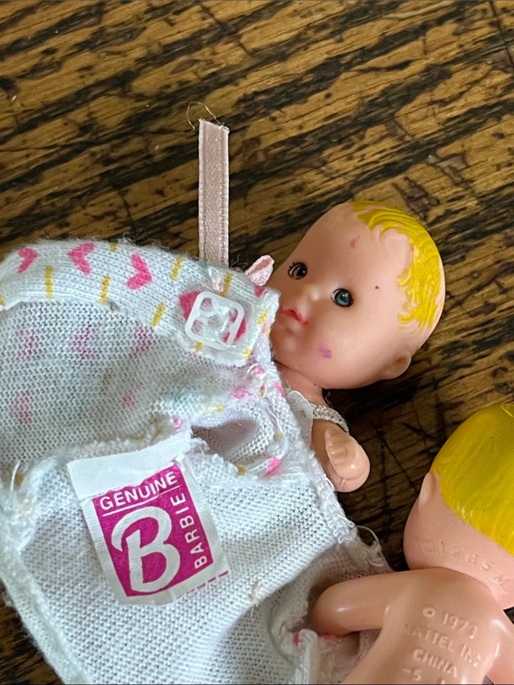 Vintage Barbie Blonde Mini Baby sister Dolls Pair with Pink-Patterned Outfits - Picture 5 of 5
